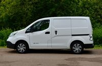 NISSAN E-NV200
