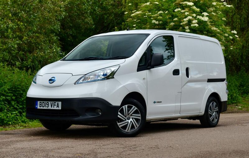 NISSAN E-NV200