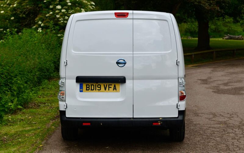 NISSAN E-NV200