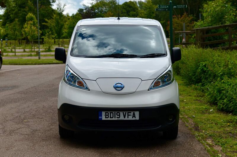 NISSAN E-NV200