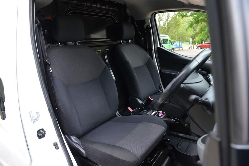 NISSAN E-NV200