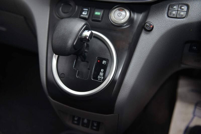 NISSAN E-NV200