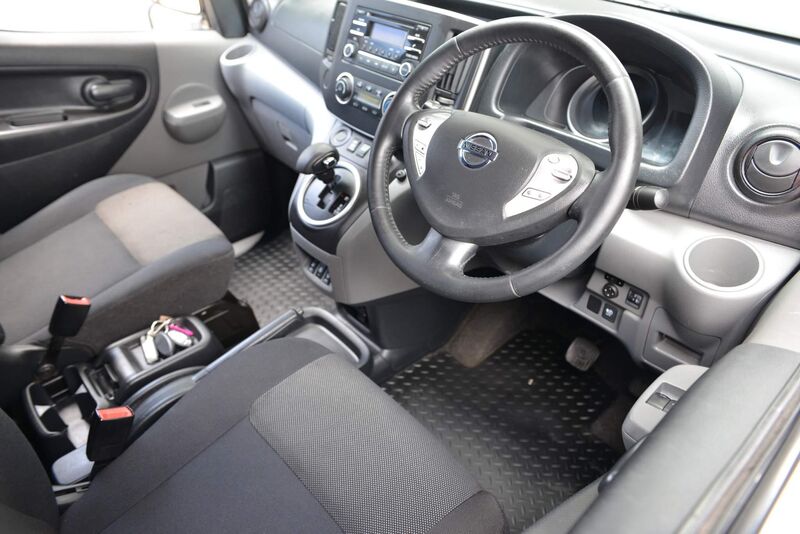 NISSAN E-NV200