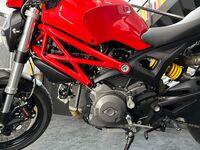 DUCATI MONSTER 696