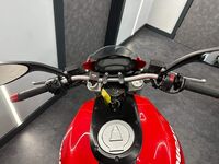 DUCATI MONSTER 696