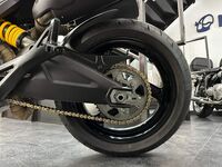DUCATI MONSTER 696