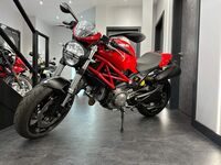 DUCATI MONSTER 696